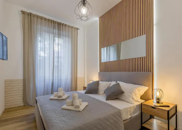 Imperium House - Con Giardino Privato, 3 Minuti Da Metro Piazza Bologna, A-C